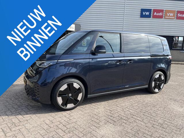 Volkswagen ID. Buzz Pro 77kWh grote accu, zeer luxe uitgevoerd, deels leer, uniek kleuren combinatie binnen met buiten.