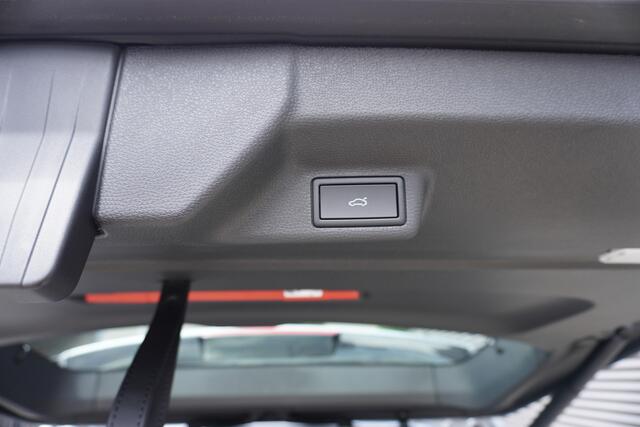 Volkswagen ID. Buzz Cargo ID. Buzz Cargo 340 pk 4-Motion Bulli Edition, Achteruitrijcamera, Bijrijdersstoel, Navigatie, Achterklep met ruit, Trekhaak