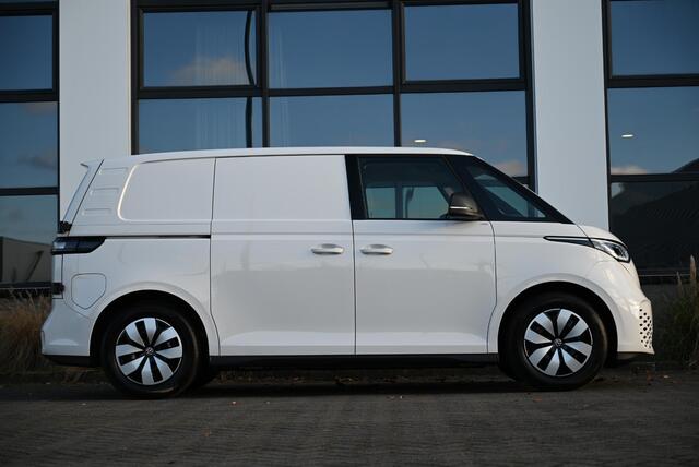 Volkswagen ID. Buzz Cargo 79 kWh White Edition 286pk 454 km ¤ 459 P.M
