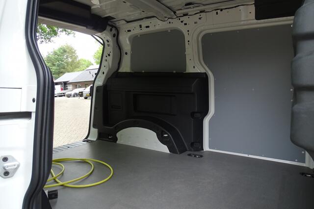 Volkswagen ID. Buzz Cargo 77 kWh SOH 100% 1e eig