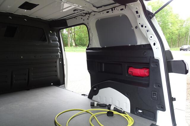 Volkswagen ID. Buzz Cargo 77 kWh SOH 100% 1e eig