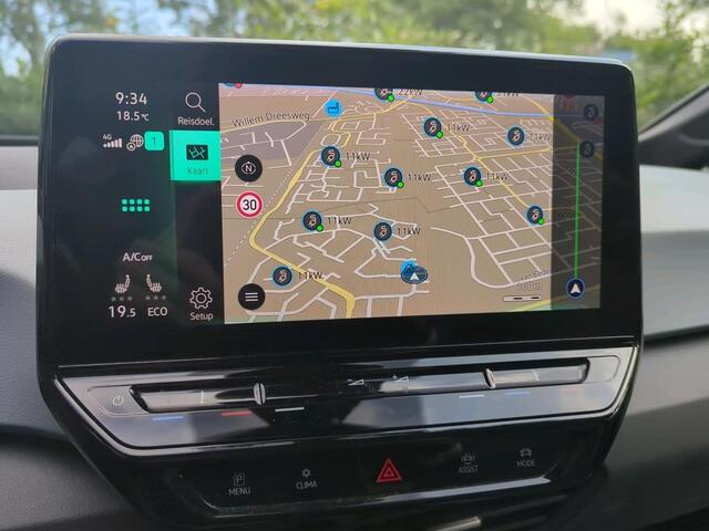Volkswagen ID.3 204pk First Plus 58 kWh / Trekhaak Afneembaar / LED / Camera / Navigatie / 19" LMV