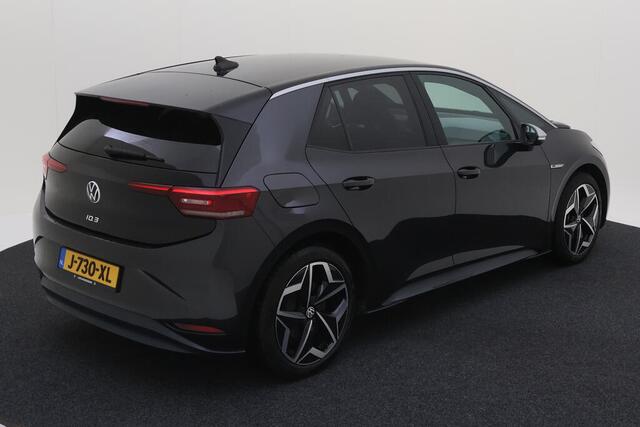 Volkswagen ID.3 First Plus 58 kWh / CAMERA/ PARK. SENSOREN/ LED/ STOELVERWARM./ APP CONNECT/ CLIMA/ 19" LMV