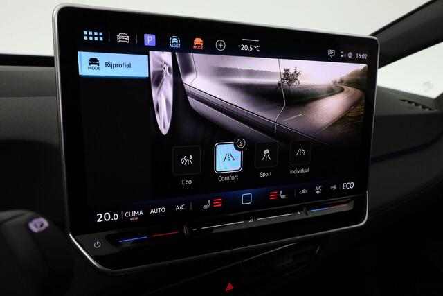 Volkswagen ID.3 Pro Business 59 kWh 150 kW / 204 pk | IQ Light | Achteruitrijcamera | Navigatie | 18 inch