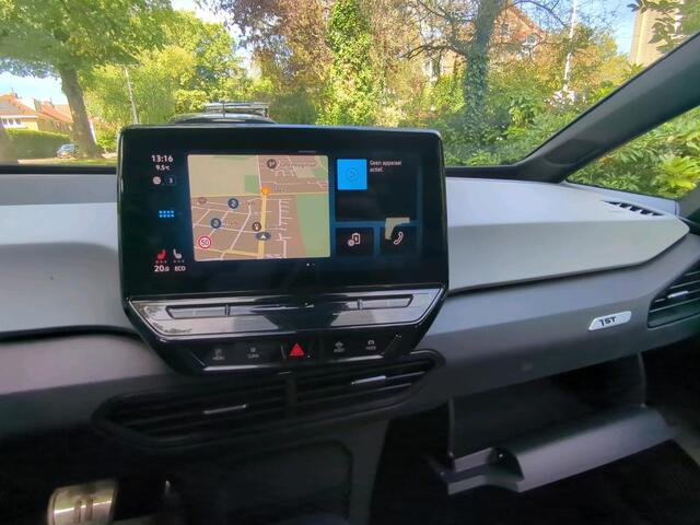Volkswagen ID.3 First Plus 58 kWh Navigatie / Parkeersensoren / Airco-Clima / Camera / LED verlichting