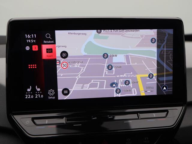 Volkswagen ID.3 First Max 58 kWh 204 Pk Automaat | SOH 93% | Panoramadak | Carplay | Elektrische Stoelen | Full LED | Camera | Parkeersensoren | Privacy Glass | Climate Control | 20 Inch