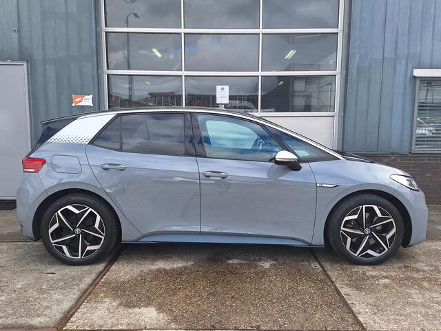 Volkswagen ID.3 First Edition Plus 58 kWh, Camera, Navi, 19"Lm velgen 1 Eigenaar!