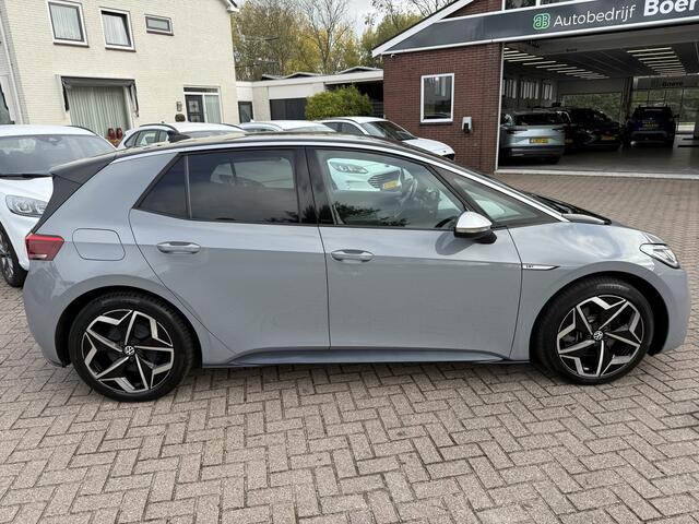 Volkswagen ID.3 First Plus 58 kWh Camera, Trekhaak, 19''Lmv, Matrix Led