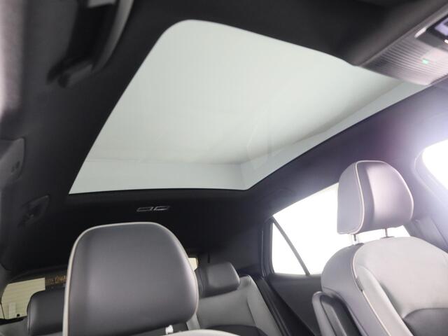 Volkswagen ID.3 First Max 58 kWh 204 PK | Navigatie | Camera | Parkeersensoren | Panoramisch dak | Bestuurderstoel met geheugen |