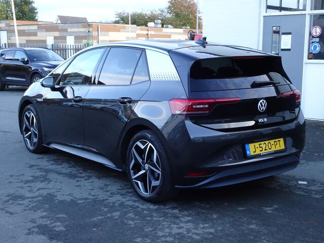 Volkswagen ID.3 First Plus 58 kWh Automatische airco, navigatie, achteruitrijcamera, parkeersensoren voor en achter, velgen 19 inch, afneembare trekhaak af fabriek, enz.