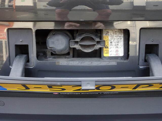 Volkswagen ID.3 First Plus 58 kWh Automatische airco, navigatie, achteruitrijcamera, parkeersensoren voor en achter, velgen 19 inch, afneembare trekhaak af fabriek, enz.