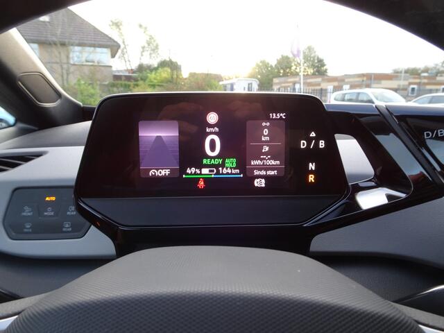 Volkswagen ID.3 First Plus 58 kWh Automatische airco, navigatie, achteruitrijcamera, parkeersensoren voor en achter, velgen 19 inch, afneembare trekhaak af fabriek, enz.
