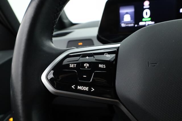 Volkswagen ID.3 First 58 kWh | IQ Light | ACC | Keyless | Stoel- Stuurverw. | 19'' | Trekhaak