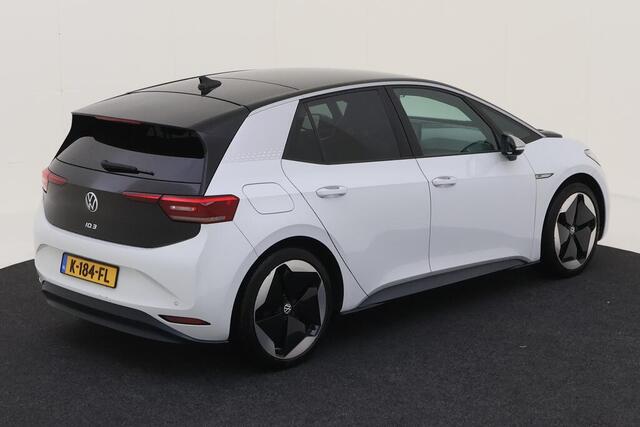 Volkswagen ID.3 First Max 58 kWh / Panorama dak / IQ Led / Navi / Steunhaak/ Getint glas / 20 Inch / Elect. + Massage Stoel