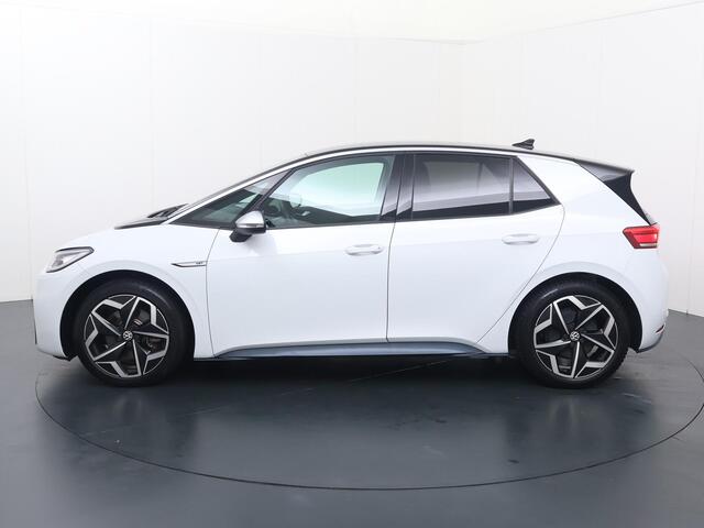 Volkswagen ID.3 First Plus 58 kWh | 204 PK | SoH 90% | Trekhaak afneembaar | Matrix LED koplampen | Apple Carplay/Android Auto | Leder |