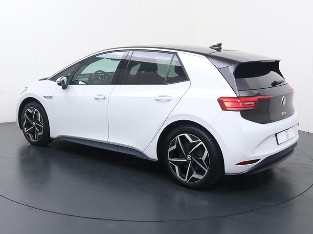 Volkswagen ID.3 First Plus 58 kWh | 204 PK | SoH 90% | Trekhaak afneembaar | Matrix LED koplampen | Apple Carplay/Android Auto | Leder |