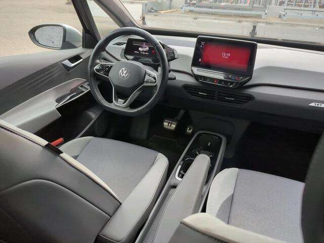 Volkswagen ID.3 First Plus 58 kWh / Navigatie / Camera / Parkeersensoren V+A / App connect / Lichtmetaal 19 inch /