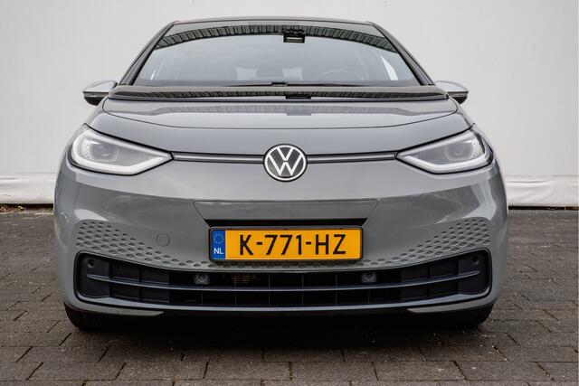 Volkswagen ID.3 First Plus 58 kWh Camera/ Stoel-stuurverwarming/ Full led/ Navigatie/ Carplay/ 19" Lmv