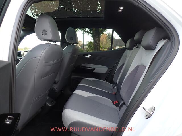 Volkswagen ID.3 First Max 58kWh 92%SOH ACC/PANODAK/MASSAGE/TREKHAAK/HEADUP