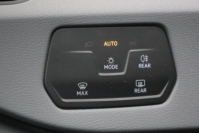 Volkswagen ID.3 Pro 58 kWh SOH 91%, parkeersensoren voor en achter, multifunctioneel stuurwiel, lane assist, bluetooth, carkit carplay, meerkleurige sfeerverlichting, navigatie, discover pro