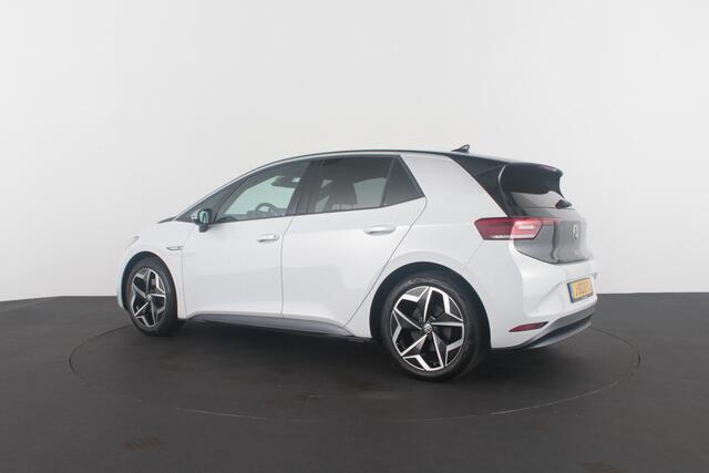 Volkswagen ID.3 First Plus 58 kWh > 204pk/Camera/Matrix-LED/Glacier White met zwart dak