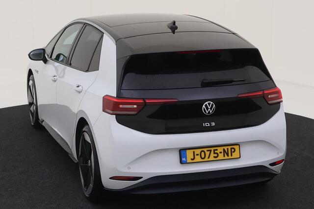 Volkswagen ID.3 First Max 58 kWh / TREKHAAK/ PANO/ CAMERA/ PARK. SENSOREN/ IQ. LIGHT/ ERGO ACTIVE STOELEN/ STOELVERWARM./ NAVI/ CLIMA/ 20" LMV