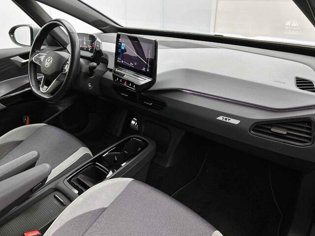 Volkswagen ID.3 First Plus 58 kWh | Stoelverwarming | Stuurverwarming | Camera | Adaptive Cruise Control | Navigatie | Standkachel | Keyless | Parkeersensoren | LED | Apple Carplay | BTW |