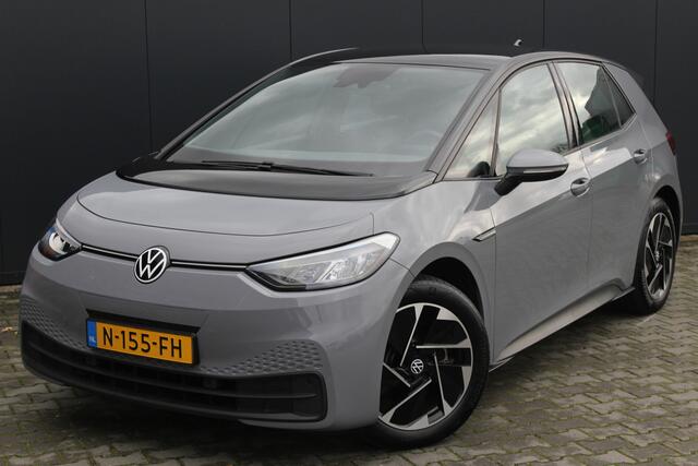 Volkswagen ID.3 Pure 45 kWh | Incl. 12 maanden garantie | Apple Carplay/Android Auto | Navigatie | Climate control | Cruise control adaptief | Lichtmetalen velgen | Parkeersensoren | Bluetooth | Airco