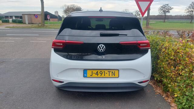 Volkswagen ID.3 First Plus 58 kWh CLIMA/NAVI/TREKHAAK BJ 2020
