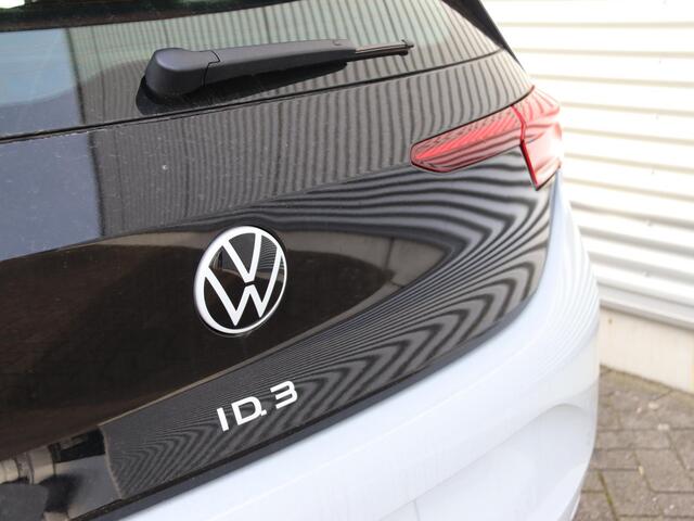 Volkswagen ID.3 Pure Oranje Edition 52 kWh accu, 125 kW / 170 pk H atchback Elektrische aandrijving | Comfort pakket | Assistance pakket |