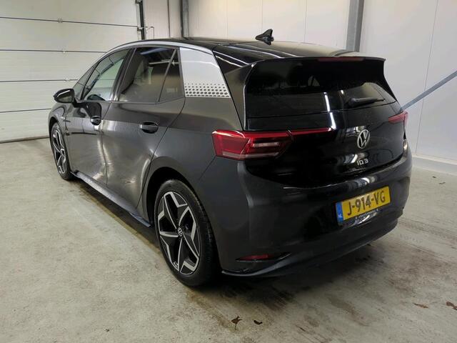 Volkswagen ID.3 First Plus 58 kWh Airco ECC Navi Carplay PDC VA+ Camera Adaptive Cruise Control 19" LM Velgen LED Matrix