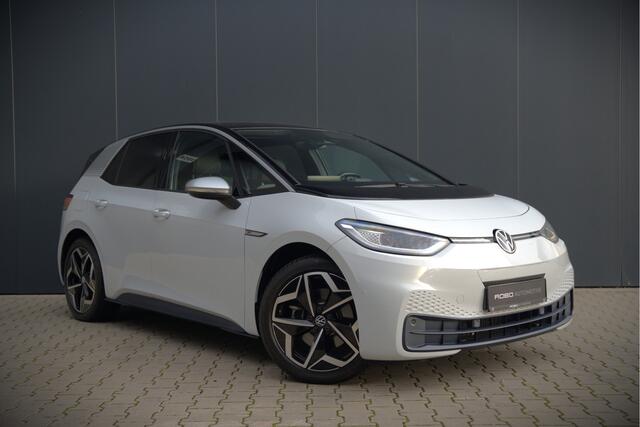 Volkswagen ID.3 First Plus 58 kWh | Stoelverwarming | Stuurverwarming | Camera | Adaptive Cruise Control | Navigatie | Standkachel | Keyless | Parkeersensoren | LED | Apple Carplay | BTW |