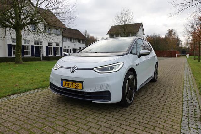 Volkswagen ID.3 First Max 58 kWh | BTW | Pano | I.Q. LIGHT | Head-Up | Stoelverwarming | Massage | Trekhaak |