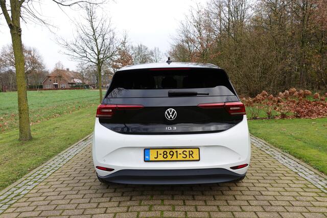 Volkswagen ID.3 First Max 58 kWh | BTW | Pano | I.Q. LIGHT | Head-Up | Stoelverwarming | Massage | Trekhaak |