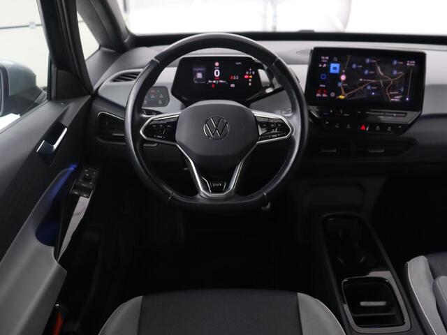 Volkswagen ID.3 First Plus 58 kWh | Stoel & stuurverwarming | Matrix LED | Adaptive cruise | Carplay | Sfeerverlichting | Camera | Navigatie | DAB | Keyless | Parkeerhulp | Climate control
