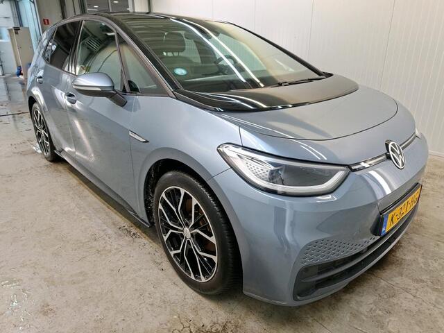 Volkswagen ID.3 Business 58 kWh Navigatie Apple Carplay/Android Auto Camera Parkeersensoren Adaptive Cruise Control Stoel- en stuurverwarming Lichtmetalen velgen Climate Control