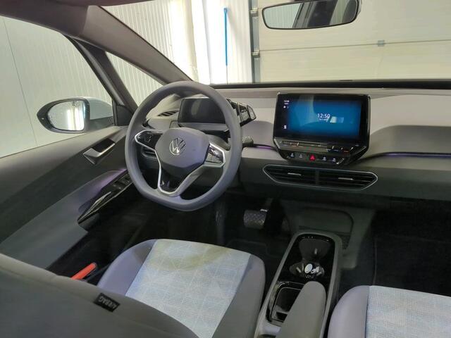 Volkswagen ID.3 Pro 58 kWh Panoramadak Navigatie Apple Carplay/Android Auto Parkeersensoren Adaptive Cruise Control Full LED Matrix Climate Control