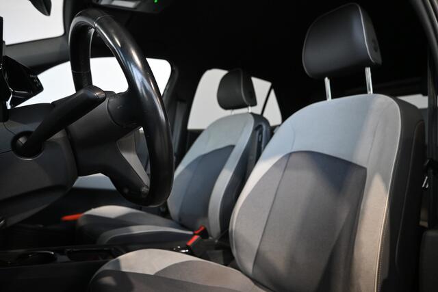 Volkswagen ID.3 First Plus 58 kWh Navigatie Stoel/Stuur verwarming Carplay Camera Inruil Mogelijk!