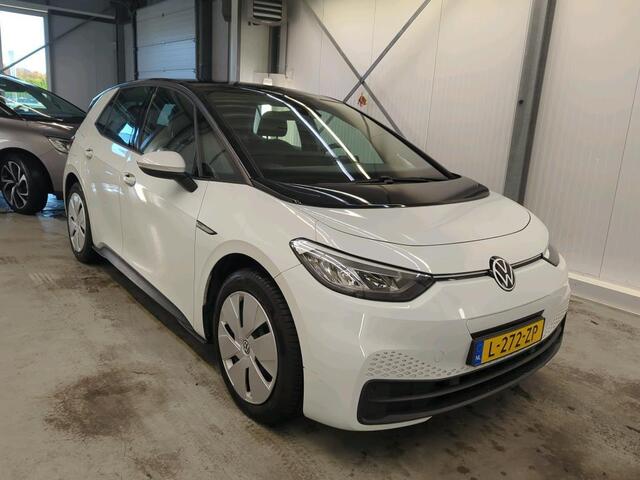 Volkswagen ID.3 Life 58 kWh Navigatie Apple Carplay/Android Auto Parkeersensoren achter Adaptive Cruise Control Stoel- en stuurverwarming Full Led Climate Control