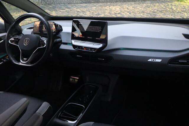 Volkswagen ID.3 First Plus 58 kWh | Trekhaak | Camera