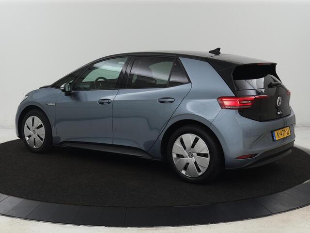Volkswagen ID.3 Business 58 kWh | Trekhaak | Stoel & stuurverwarming | Matrix LED | Carplay | Camera | Adaptive cruise | Keyless | Navigatie | Parkeerhulp | Bluetooth