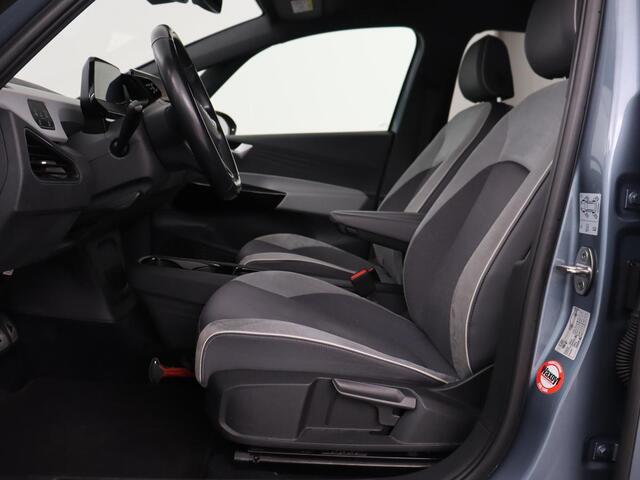 Volkswagen ID.3 Business 58 kWh | Trekhaak | Stoel & stuurverwarming | Matrix LED | Carplay | Camera | Adaptive cruise | Keyless | Navigatie | Parkeerhulp | Bluetooth