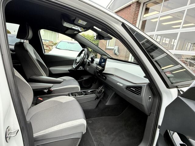 Volkswagen ID.3 First Plus 58 kWh Camera, Trekhaak, 19''Lmv