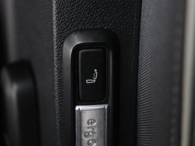 Volkswagen ID.3 First Max 58 kWh | Panoramadak | Head-Up | Stoelverwarming | Massage | Matrix LED | Adaptive cruise | 20'' | Keyless | Navigatie | Dodehoek detectie | Sfeerverlichting