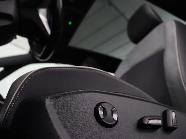 Volkswagen ID.3 First Max 58 kWh | Panoramadak | Head-Up | Stoelverwarming | Massage | Matrix LED | Adaptive cruise | 20'' | Keyless | Navigatie | Dodehoek detectie | Sfeerverlichting