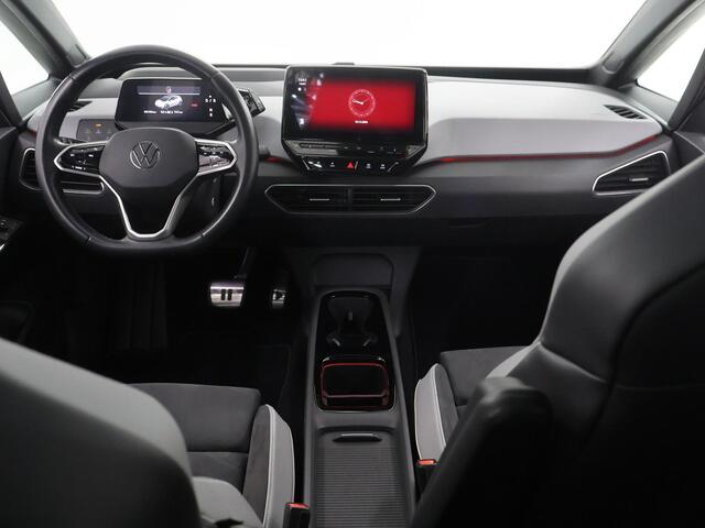 Volkswagen ID.3 Pro 58 kWh | SOH 95% | Ele. verstelbare stoelen | Navigatie | Stoel/stuurverwarming | Camera | DAB | Sportstoelen | Panoramadak | IQ Light | Warmtepomp | Apple CarPlay/Android Auto |
