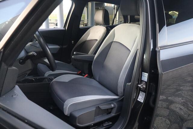 Volkswagen ID.3 First Plus 58 kWh | Trekhaak | Camera