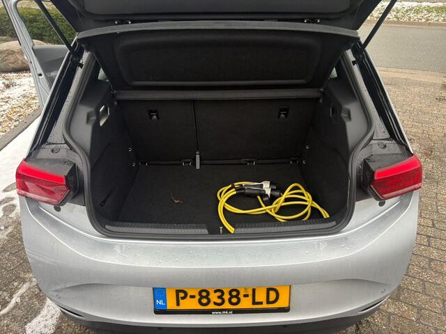 Volkswagen ID.3 Life 58 kWh | Autonaat | Navi | Clima | Sensoren | Lichtmetalen velgen | B
