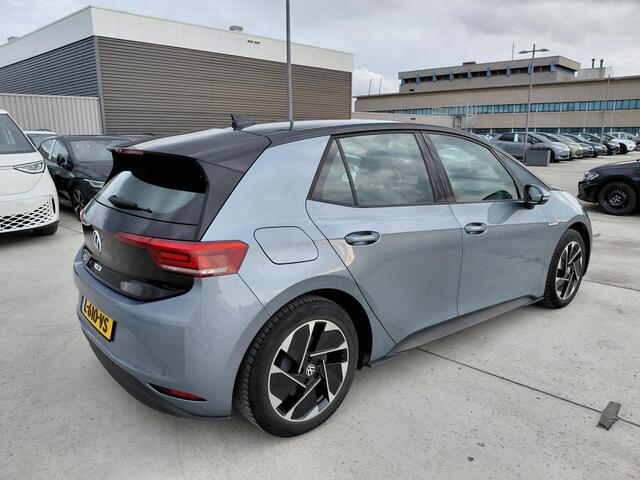 Volkswagen ID.3 Life 58 kWh | Verwarmde stoelen en stuur | App Connect | Navi |