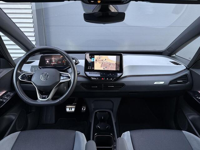 Volkswagen ID.3 First Plus 58 kWh ?SOH 93.7% ?Rijklaarprijs ?Matrix LED ?Full LED ?Alcantara ?Sfeerverlichting ?Navigatie ?Camera ?Lichtmetaal 19" ?Parkeersensoren